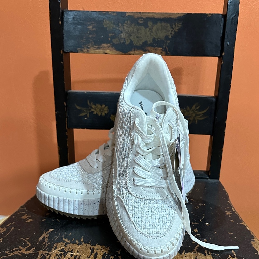 NWT Elegant White Women's Sneakers